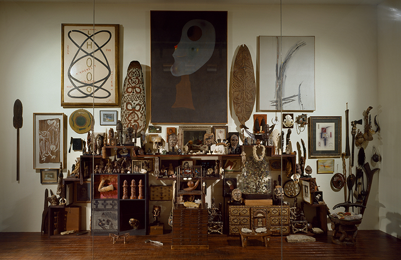 BRAFA 2025, Galerie AB - Agnès Aittouarès et Galerie Berthet Aittouarès - Odile Aittouarès, photo du mur d'atelier d'André Breton, (c) Musée National d'Art Moderne - Centre Pompidou, Paris, Boombartstic Art Magazine